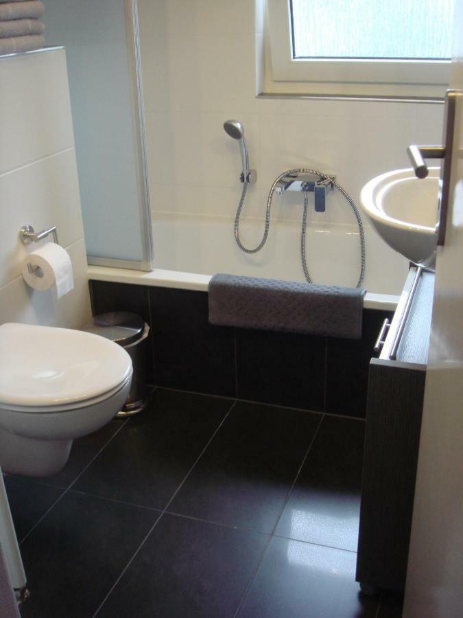 Ferien- Messewohnung Naehe Koeln-Messe Flughafen Bonn レスラート エクステリア 写真