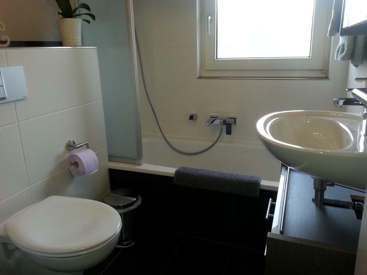 Ferien- Messewohnung Naehe Koeln-Messe Flughafen Bonn レスラート エクステリア 写真